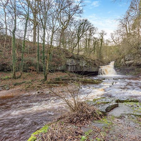 Cauldron Falls West Burton Экстерьер фото